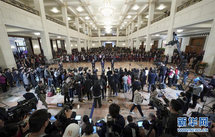（兩會·面對面·XHDW）（12）全國政協委員接受采訪