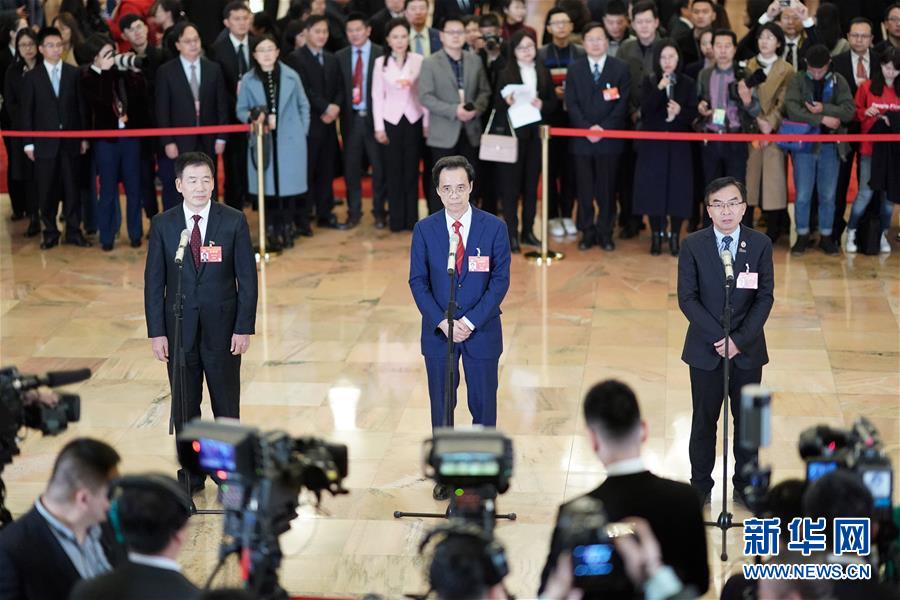 （兩會·面對面·XHDW）（17）全國政協委員接受采訪