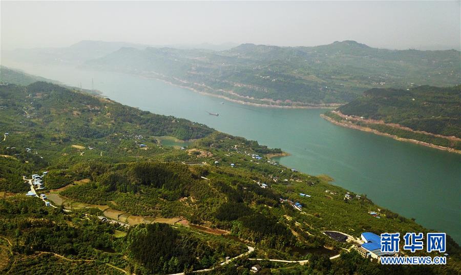 (新華全媒頭條·圖文互動)(4)深入推進(jìn)大保護(hù) 打造引領(lǐng)高質(zhì)量發(fā)展生力軍——推動長江經(jīng)濟(jì)帶發(fā)展座談會召開四年間