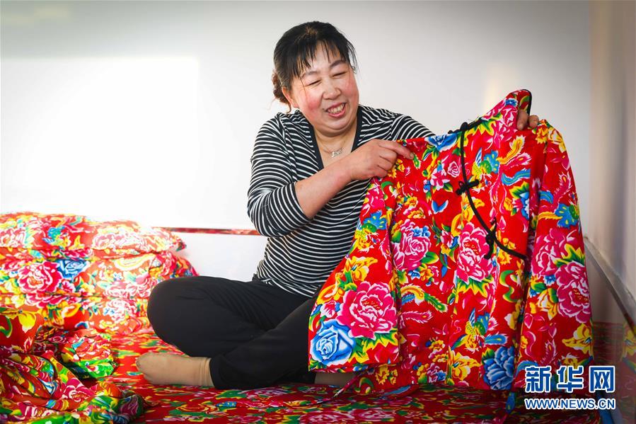 (新春走基層·圖文互動)(4)最冷的日子 最暖的團聚——寒極小年里的暖心故事