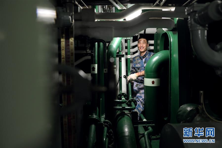 (新春走基層·圖文互動)(5)“我們的目標在視距之外,征途是星辰大海”——夜探國產首艘萬噸級驅逐艦南昌艦