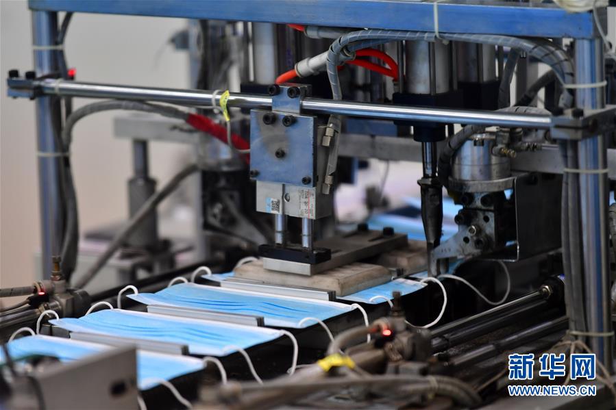 (聚焦疫情防控·圖文互動)(6)和時間賽跑——山西防疫緊缺物資生產一線見聞