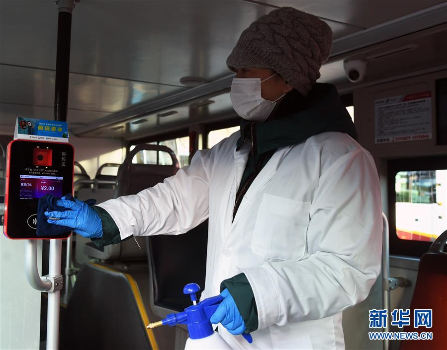 (聚焦疫情防控·圖文互動)(4)北京節后首個工作日:交通秩序井然 市場供應穩定