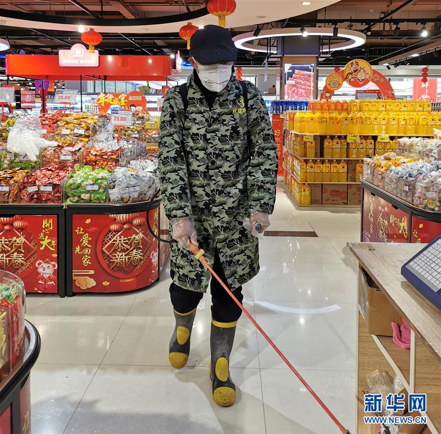 （新華全媒頭條·圖文互動(dòng)）（10）農(nóng)村戰(zhàn)“疫”如何攻堅(jiān)？——來自湖北農(nóng)村疫情防控一線的報(bào)告