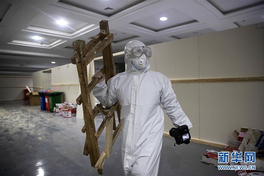 (新華全媒頭條配圖·圖文互動)(7)戰“疫”的一天——新華社記者直擊湖北保衛戰