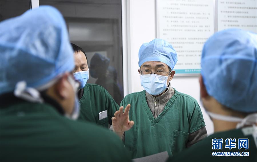 (抗疫一線群英譜·圖文互動)(3)“老兵”崔勇