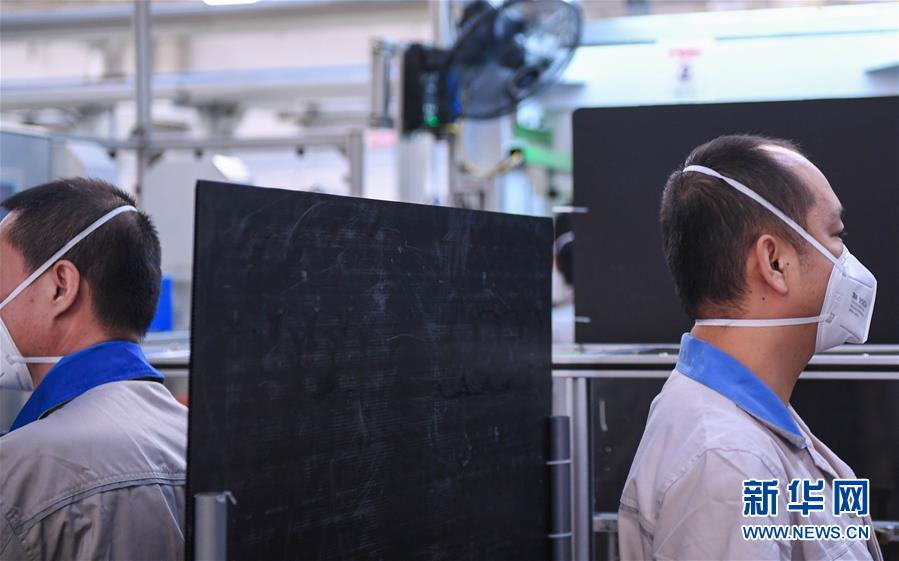 (聚焦疫情防控·圖文互動)(2)用疫情“防控線”守衛企業“生命線”——長春復工企業防控一線見聞