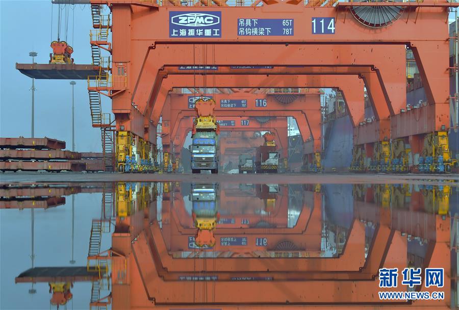 （新華全媒頭條·圖文互動）（14）磨難壓不垮 奮起正當時——習近平總書記在統籌推進新冠肺炎疫情防控和經濟社會發展工作部署會議上的重要講話振奮人心凝聚力量