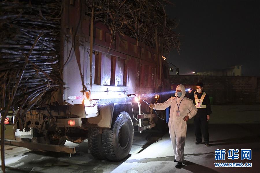 （圖文互動(dòng)）（7）“早一天復(fù)工，損失就少一點(diǎn)”——廣西以精準(zhǔn)防控推動(dòng)復(fù)工復(fù)產(chǎn)一線見聞