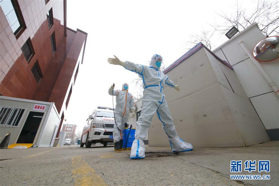 (一線抗疫群英譜·圖文互動)(2)紅區(qū)“擺渡人”