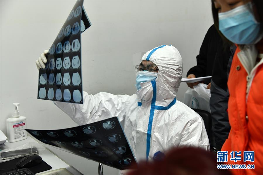 (在習近平新時代中國特色社會主義思想指引下——新時代新作為新篇章·習近平總書記關切事·圖文互動)(3)高擎利劍驅疫魔——科研攻關助力湖北戰“疫”記