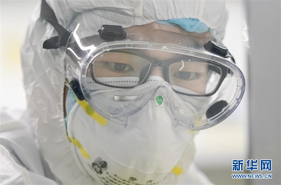 (在習近平新時代中國特色社會主義思想指引下——新時代新作為新篇章·習近平總書記關切事·圖文互動)(10)高擎利劍驅疫魔——科研攻關助力湖北戰“疫”記