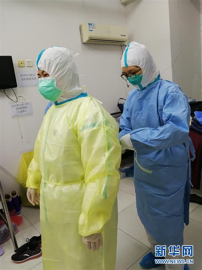 （一線抗疫群英譜·圖文互動(dòng)）（1）在武漢，我為白衣戰(zhàn)士“鑄起鎧甲”——記天津市腫瘤醫(yī)院醫(yī)師路佳