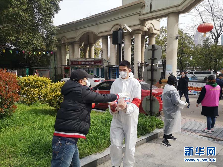 (習近平致敬的戰“疫”英雄·下沉干部篇·圖文互動)(3)他們,挺身而出守防線