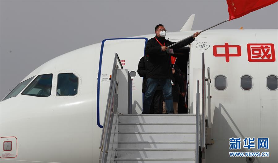 (抗疫一線群英譜·圖文互動)不負生命之托——記甘肅第一批援助湖北醫療隊隊長蔡輝