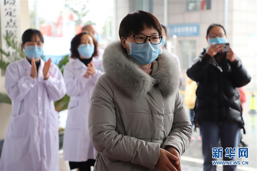 (一線抗疫群英譜·圖文互動)“英雄妹妹”杜富佳:雷場是哥哥的戰(zhàn)場,武漢是我的前線