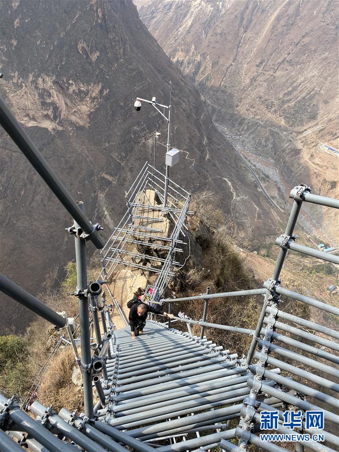 (在習(xí)近平新時(shí)代中國(guó)特色社會(huì)主義思想指引下——新時(shí)代新作為新篇章·習(xí)近平總書(shū)記關(guān)切事·圖文互動(dòng))(2)啃下最后的硬骨頭——脫貧攻堅(jiān)掛牌督戰(zhàn)進(jìn)行時(shí)