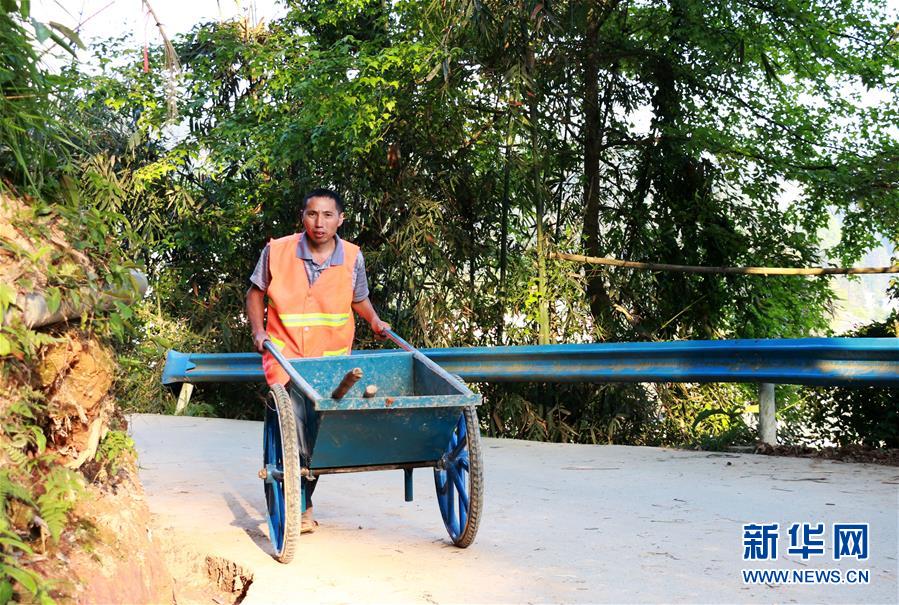 (在習(xí)近平新時(shí)代中國(guó)特色社會(huì)主義思想指引下——新時(shí)代新作為新篇章·習(xí)近平總書(shū)記關(guān)切事·圖文互動(dòng))(10)啃下最后的硬骨頭——脫貧攻堅(jiān)掛牌督戰(zhàn)進(jìn)行時(shí)