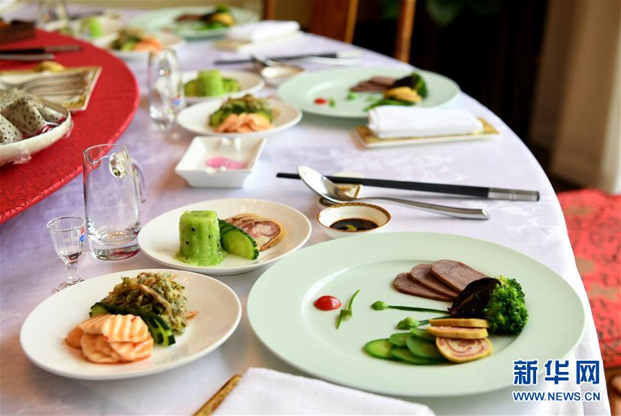 (聚焦復(fù)工復(fù)產(chǎn)·圖文互動(dòng))(2)“分得安心,吃得放心”——豫菜老字號(hào)的復(fù)工見聞