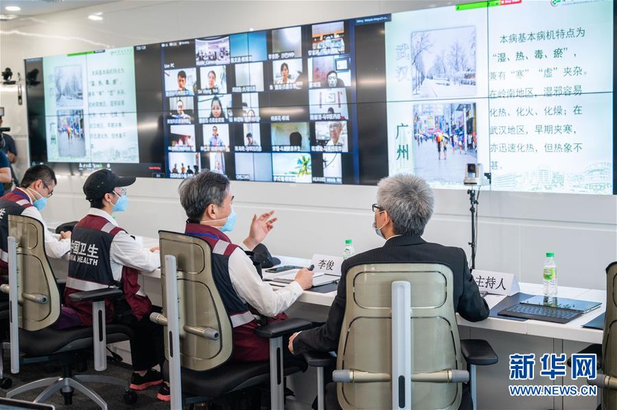 (新華全媒頭條·圖文互動)(4)白衣執甲為蒼生——全球抗疫戰場醫護人員群像