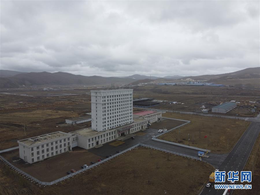 (在習近平新時代中國特色社會主義思想指引下——新時代新作為新篇章·習近平總書記關切事·圖文互動)(1)祛疫未竟 征衣不解——綏芬河小城的抗疫故事