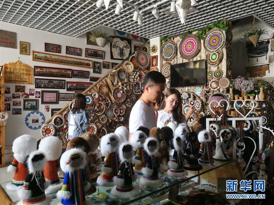 (在習(xí)近平新時(shí)代中國特色社會主義思想指引下——新時(shí)代新作為新篇章·習(xí)近平總書記關(guān)切事·圖文互動)(3)讓每一個(gè)角落都感受到幸福的溫情——人口較少民族在脫貧攻堅(jiān)大潮中的奮進(jìn)故事