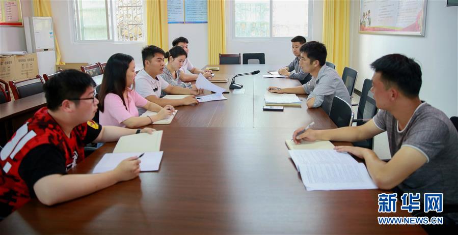  （新華全媒頭條·圖文互動）（4）青春，在希望的田野上——大別山區尋訪“城歸”大學畢業生