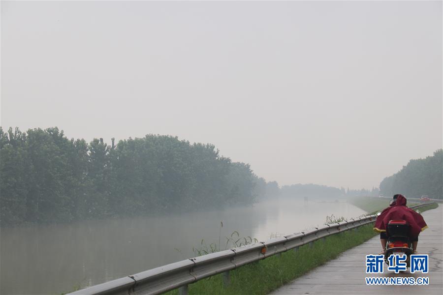 (防汛抗洪·圖文互動)(3)目擊洞庭抗洪“風向標”挺過第一波攻擊