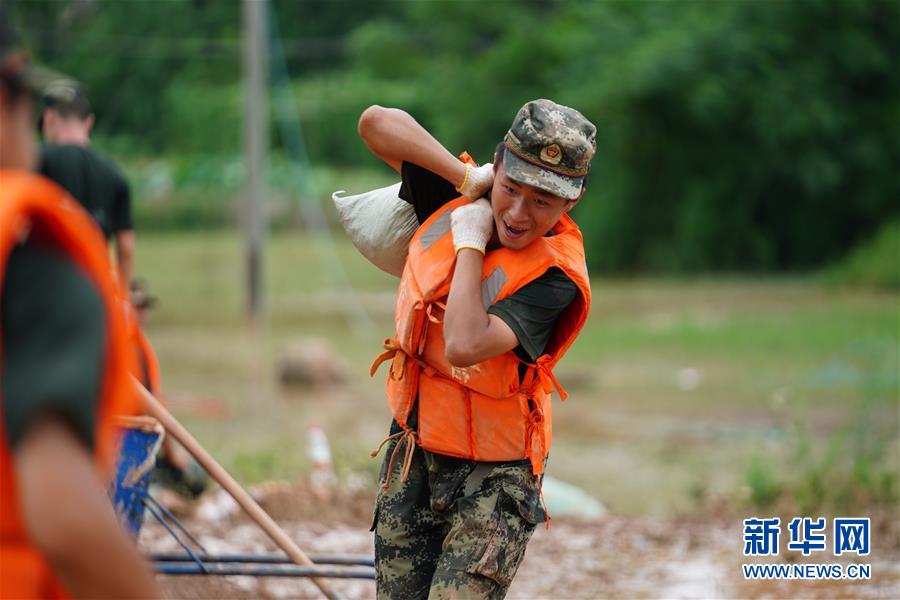(防汛抗洪·圖文互動)(4)聞“汛”而動戰(zhàn)鄱湖