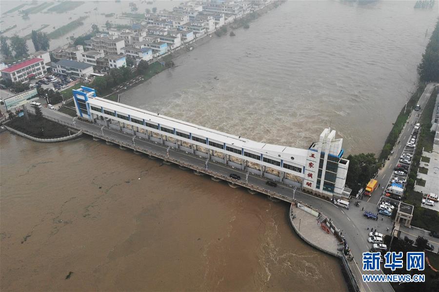 (防汛抗洪)(1)淮河王家壩閘開閘泄洪 蒙洼蓄洪區啟用