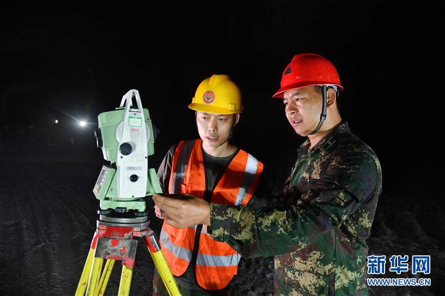 (軍事·圖文互動)(2)為導彈筑巢的“彝族雄鷹”——記“最美新時代革命軍人”沙子呷