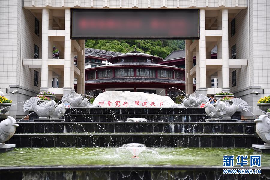 （新華視點(diǎn)·圖文互動(dòng)）（3）學(xué)校建漂亮點(diǎn)本無(wú)錯(cuò)，為何這所“豪華中學(xué)”讓人困惑？