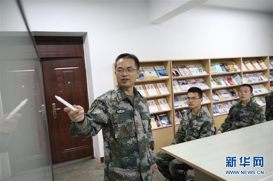 (圖文互動)(2)對黨赤“淳” 為國志“靜”——記戰(zhàn)略支援部隊某部高級工程師淳靜