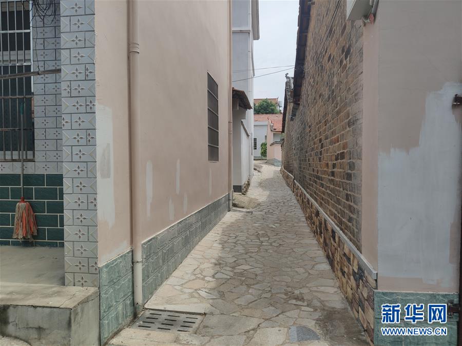 (總書記推動的改革身邊事·基層治理改革篇·圖文互動)(3)特寫:“銅墻鐵壁”是怎樣煉成的?——小村戰“疫”折射基層治理密碼