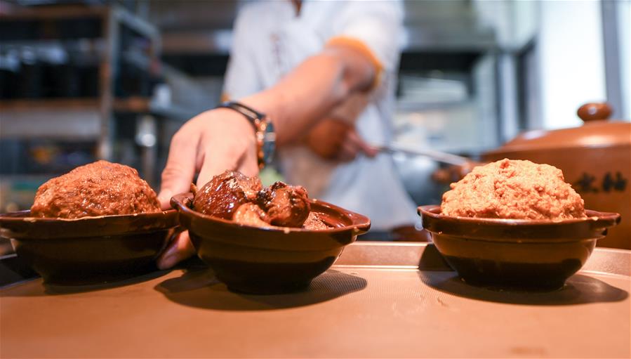 （在習(xí)近平新時(shí)代中國特色社會(huì)主義思想指引下——新時(shí)代新作為新篇章·習(xí)近平總書記關(guān)切事·圖文互動(dòng)）（2）讓“舌尖上的節(jié)約”成為習(xí)慣——全社會(huì)營造浪費(fèi)可恥、節(jié)約為榮的氛圍掃描