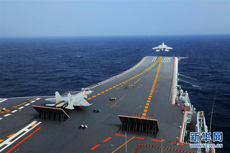 (在習近平強軍思想指引下·我們在戰位報告·圖文互動)(3)奮飛在新時代的海天——海軍某艦載航空兵部隊備戰打仗記事