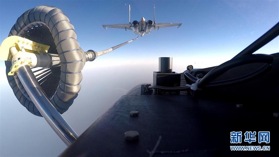 (在習近平強軍思想指引下·我們在戰位報告·圖文互動)(9)奮飛在新時代的海天——海軍某艦載航空兵部隊備戰打仗記事