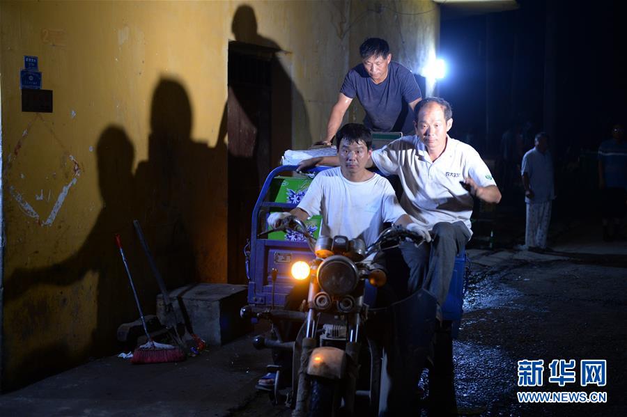 (在習近平新時代中國特色社會主義思想指引下——新時代新作為新篇章·習近平總書記關切事·圖文互動)(13)一切為了人民——寫在全國防汛救災取得階段性重大勝利之時