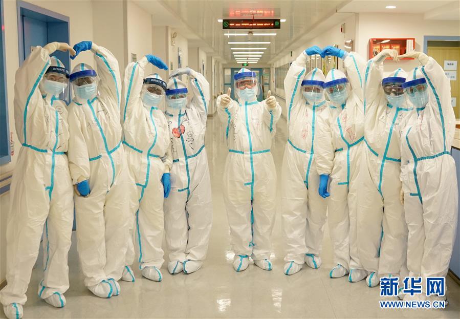 (抗疫一線醫務人員英雄群體·圖文互動)(2)同濟醫院“尖刀連”:決戰在“新冠重癥高地”