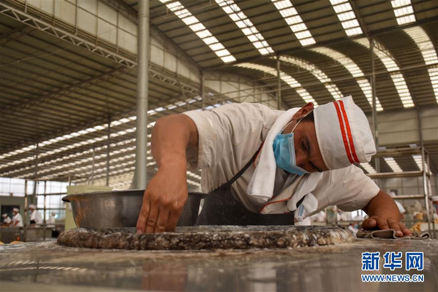 (決戰(zhàn)決勝脫貧攻堅(jiān)·圖文互動(dòng))(1)家門口的“夢(mèng)工廠”