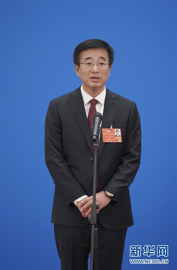 (兩會·政協開幕)(1)接受采訪
