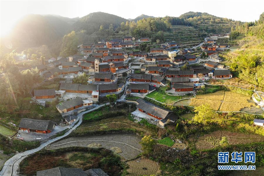 (新華全媒頭條·兩會特別報道·圖文互動)(1)從取得決定性成就到奪取全面勝利——從全國兩會看決戰決勝脫貧攻堅