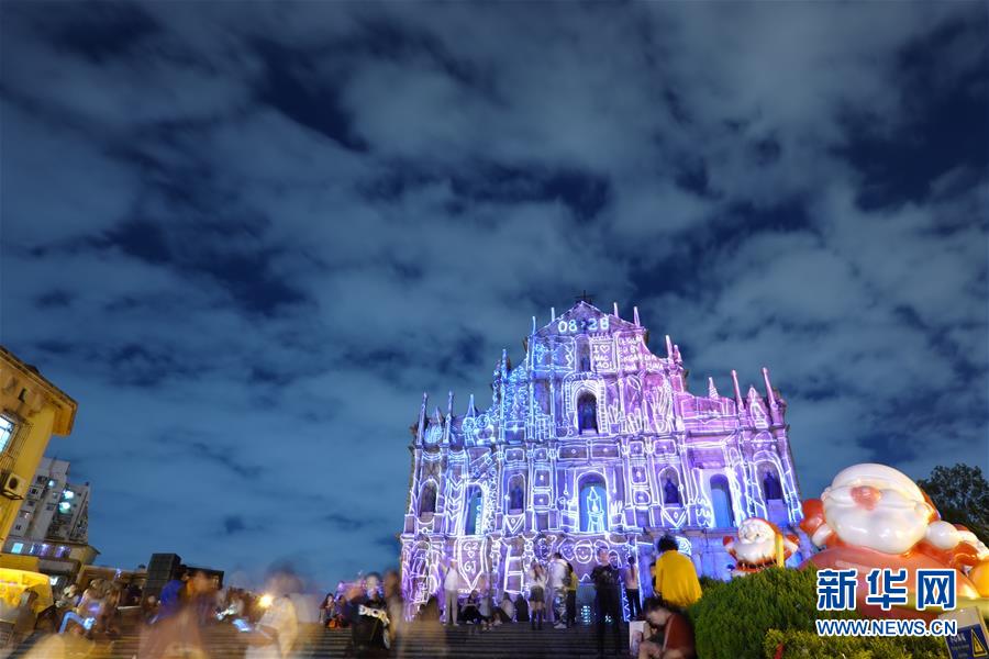 (澳門回歸20周年·新華全媒頭條·圖文互動)(4)盛世濠江恰如春——習近平主席視察澳門特別行政區紀實