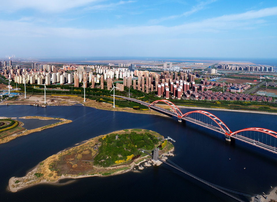 銳意進取,埋頭苦干,向著偉大目標(biāo)奮力前行