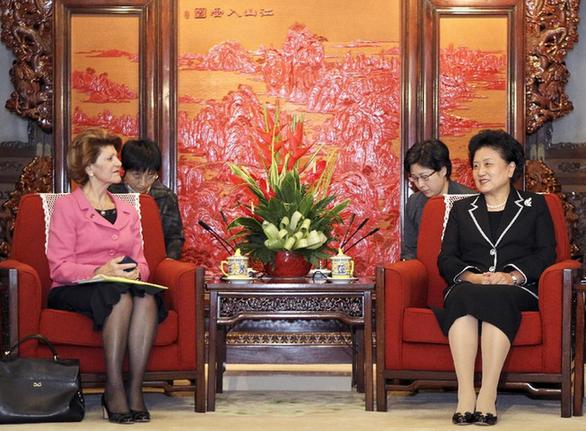 劉延東會見歐盟委員會教育、文化、語言多樣性及青年事務委員瓦西利烏