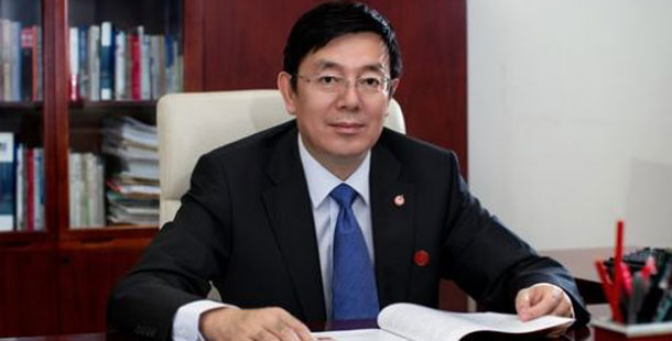 中航飛機(jī)董事長(zhǎng)、分黨組書記方玉峰——中航飛機(jī)要想同國(guó)際航空產(chǎn)業(yè)強(qiáng)者過招，必須與市場(chǎng)全面接軌，逐步褪去傳統(tǒng)國(guó)有企業(yè)的“光環(huán)”。這就要求我們?nèi)ν七M(jìn)企業(yè)改革，利用上市平臺(tái)，建立先進(jìn)的法人治理結(jié)構(gòu)，建立高效的、敏捷反應(yīng)的價(jià)值創(chuàng)造主體。