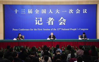 國務(wù)院扶貧辦主任劉永富就“打好精準(zhǔn)脫貧攻堅(jiān)戰(zhàn)”答記者問