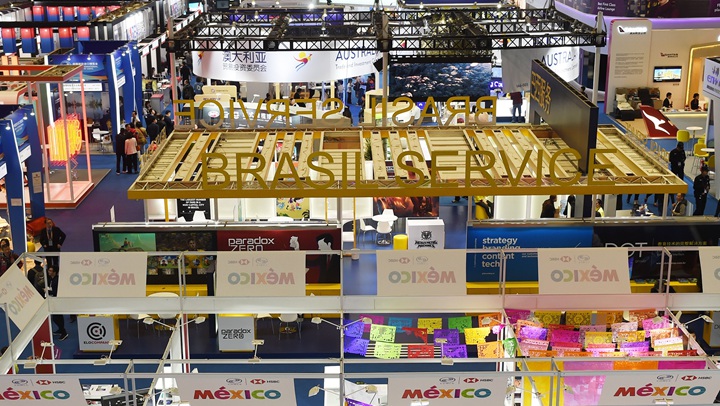 新華社評(píng)論員：更開放的中國(guó)為世界帶來(lái)新機(jī)遇