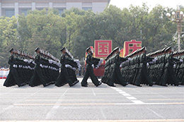 陸軍方隊(duì): 隊(duì)員均來(lái)自一線(xiàn)作戰(zhàn)部隊(duì)