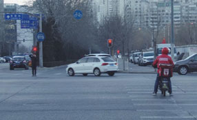 瘋狂”外賣(mài) 板子應(yīng)該打在誰(shuí)身上？